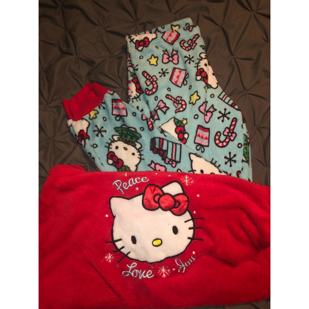 Hello Kitty Pajama Set